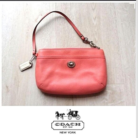 Coach Legacy Avery Bucket Bag and Matching Wristlet in Tea Rose EUC Pristine - Picture 17 of 17